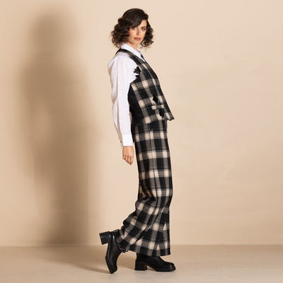 Megan Salmon - Aberdeen Waistcoat - Black - MSW26-M5716