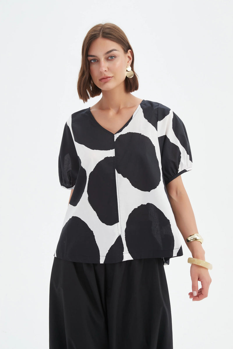 Tirelli - V Neck Bishop Sleeve Poplin Top - 24A3521 Black and White