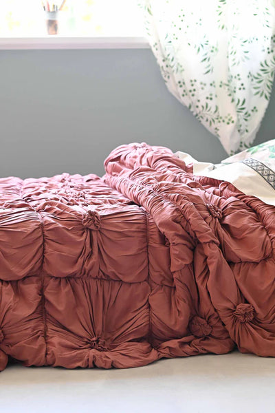 Lazy Bones - Rosette Quilt | Cedar | King