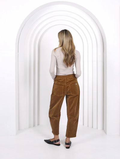 Monaco - Leo Barrel Jeans - Camel - PDN87MJ