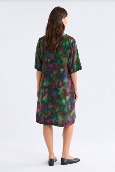 Elk - Brunnen Dress - Jord Print