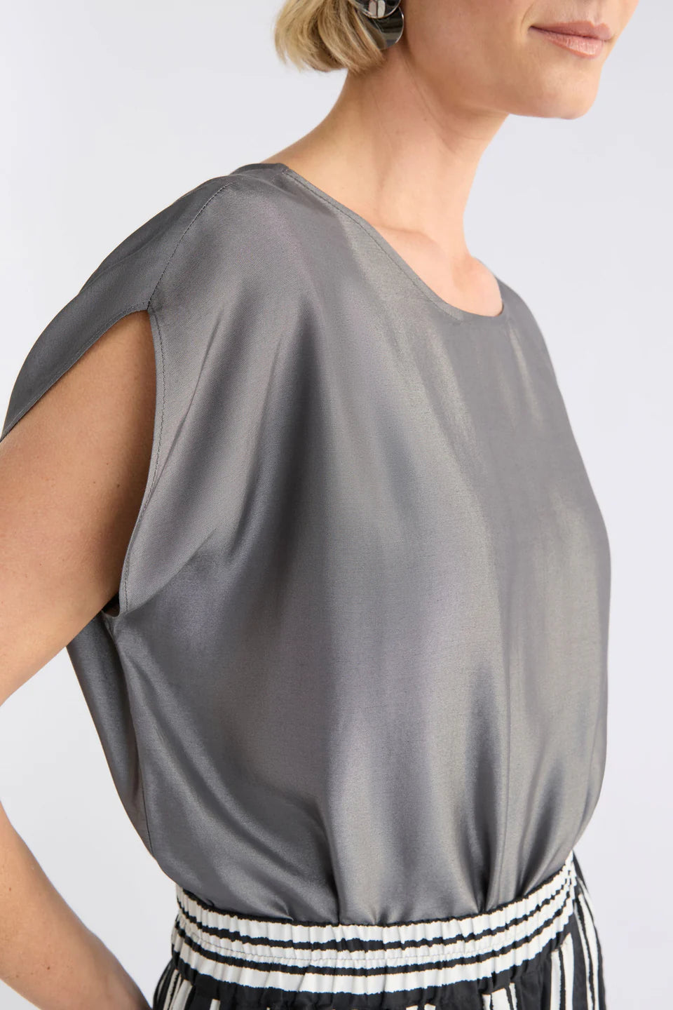 Elk - Medjal Classic Top - Silver/Black - A1409S25