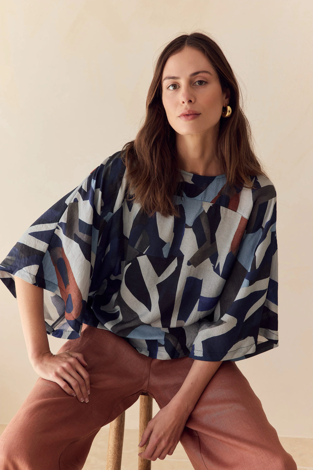 Tirelli - wide sleeve Print top - 25A3751 Blue Abstract Print