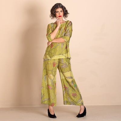 Megan Salmon - Wall Lettuce Tee Top